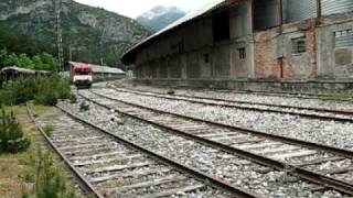 Canfranc Espagne  Départ dun autorail à destination de Saragosse 26 mai 2007 [upl. by Gniy]