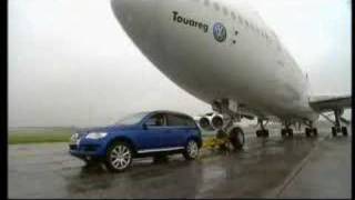 VW Touareg vs Boeing 747  AutoMotoTV [upl. by Arakat]