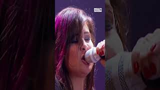 Pitty canta um dos seus grandes sucessos Na Sua Estante  TBTrechos  Música Multishow  Shorts [upl. by Ahsuatal17]