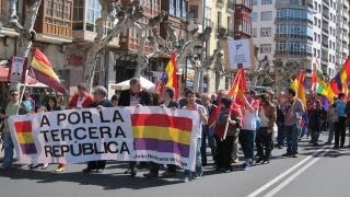 Miles de personas se manifiestan por una III República [upl. by Guss22]