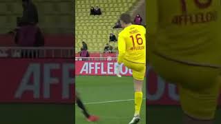 Don’t panic Tout est sous contrôle avec Alexander Nübel 😎 shorts skills [upl. by Territus535]