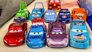 Looking for Lightning McQueen Cars Lightning McQueen Finn McMissile Doc Hudson Sheriff Sally [upl. by Adlei]