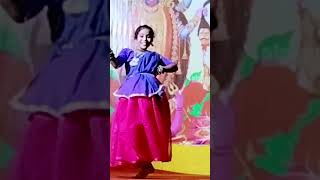 Chaka Chak atrangire chakachak dance hindisongs newshorts trendingshorts love dancer kids [upl. by Tyson]