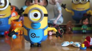 Baby Carl  Despicable Me 2 BuildAMinion Deluxe Action Figure Toy Unboxing amp Review [upl. by Yor]