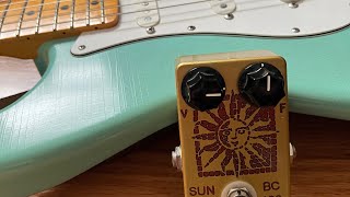 HUGE STRAT FUZZAnalogman Sunface and Gjika [upl. by Glinys959]