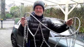 Sneeuwketting omleggen Mounting a snowchain Schneekette montage [upl. by Nivets]