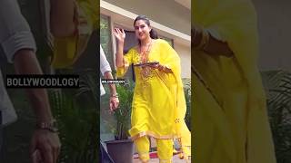 Sara Ali Khan Rakshabandhan ke din rakhi baandh ne ke liye Bollywoodlogy  Honey Singh Songs [upl. by Yenor]