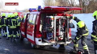 Drei Verletzte bei Verkehrsunfall in Ansfelden [upl. by Ad]