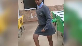 school kid dancing shaku shaku dance [upl. by Goldston]