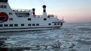 IJsbreken Ameland [upl. by Oetsira]