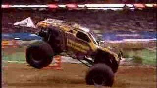 Monster Jam  Houston 2008  Maximum Destruction vs Grave Diggger Monster Truck [upl. by Nataniel42]