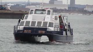 Hythe ferry arriving in Southampton 07122019 [upl. by Laemsi]