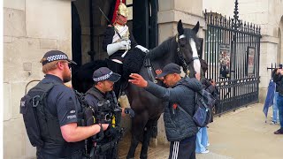 quotLEAVE or BE ARRESTEDquot  DRUNK Man Warned by Police for Antagonising Kings Guard and Horse [upl. by Bruce]