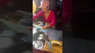 タイで有名なロティレディー Puy Roti Lady Bangkok Street Food [upl. by Delora]