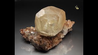 18454  Twinned CALCITE Daye Co Huangshi Hubei China [upl. by Appledorf641]