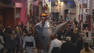 El seguici festiu de Valls ja llueix al carrer [upl. by Lesnah]