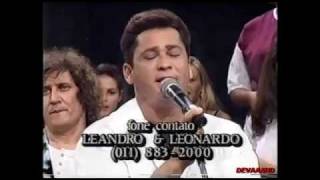 Leandro amp Leonardo  Um Violeiro Toca  Programa Livre [upl. by Niletac]