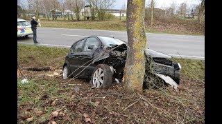 Mann kracht mit seinem Auto gegen einen Kabelmast und fährt in einen Baum [upl. by Hnahc]