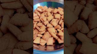 Snack sakkarpara crispy sweet viralshort trending Hemdeepkitchen [upl. by Hemminger]