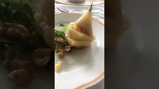 Käse Birne mit Honig und Walnüssen fastfood snack foodie foodlovers shortsvideo [upl. by Acirehs849]