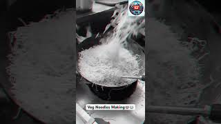 Dosto Apko B Noodles Pasand Hai to Like Kare noodles chowmein streetfood trending viralshort [upl. by Ebeohp22]