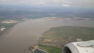 Stunning landing in London City Airport landing flying london londoncity airport [upl. by Luna202]