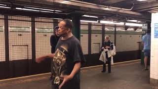 Asombroso Talento en el Metro cantando [upl. by Aivonas440]