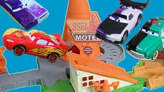 DISNEY CARS COLOR CHANGERS JUMP OVER COZY CONE LIGHTNING MCQUEEN BOOST RAMONE RACE STUNT [upl. by Alayne]