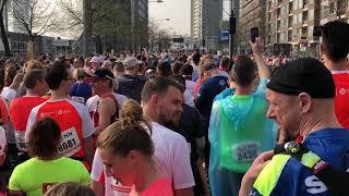 Rotterdam marathon start  laatste loper [upl. by Savadove]