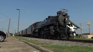 23 CP 2816 rolls through Liberty TX on 5 25 2024 Note the use of both whistles [upl. by Martsen]