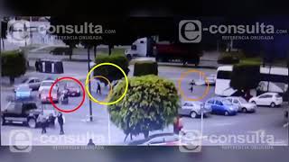 Sicario en moto ejecuta a sangre fría en plaza Centro Sur [upl. by Adnerak]