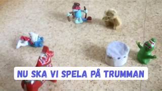 Samlingssångnamnsång i förskolan Nu ska vi spela på trumman Trumvisan med text [upl. by Hoj917]