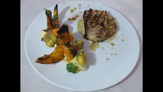 Agneau en croûte de châtaignes et noix Purée de châtaignes fumée légumes marinés grillés jus da [upl. by Publius18]