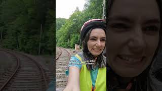 😱 EN BICI POR LAS VÍAS DEL TREN short curiosidades noruega [upl. by Hulbig759]