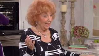 Sylvia Drescher Frans mom cooks her favorite family dish on the Fran Drescher tawk [upl. by Grayson]