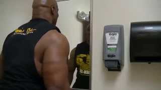 Ronnie Coleman Talks to himself in the mirror  Ronnie Coleman [upl. by Brock737]