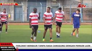 Peter Odemwingie Menikmati Latihan Perdana Bersama Madura United MaduraTV 13 04 2017 [upl. by Ambrose]