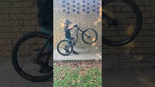 Dialed MTB suspension Hughsmtb mountainbikejumps mtb mtbsuspension mtbjumps fyp [upl. by Nede]