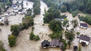 Maltempo in BosniaErzegovina almeno 21 morti dichiarato lo stato di emergenza [upl. by Madlin]