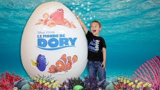 OEUF GÉANT Le Monde de Dory Disney  Unboxing Giant Egg Surprise Opening Disney Finding Dory [upl. by Erialb]