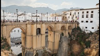 🇪🇸 Andalusien  Die gespaltene StadtРазделенный город españa [upl. by Atiuqan]