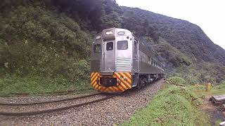 Litorinas Serra Verde Descendo A Serra do Mar Paranaense  Ferrovia Curitiba  Paranaguá [upl. by Ailec]