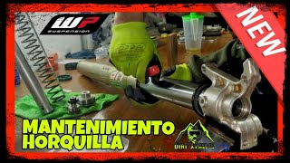 🥇 Como cambiar RETENES y ACEITE horquilla moto WP  Mantenimiento Enduro y Motocross [upl. by Ehgit]