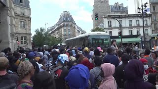 Migrant camp on Paris street cleared with only temporary solution offered [upl. by Hugues]