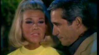 Doris Day Makin Eyes at Perry Como [upl. by Eimyaj]