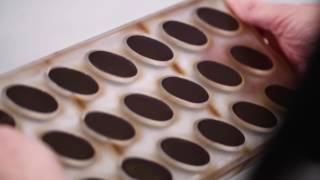 How to perfectly seal moulded chocolates [upl. by Gad969]