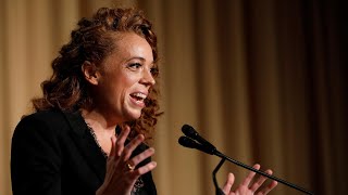 Comedian Michelle Wolf stuns media with attack on Trumps team [upl. by Clyte681]