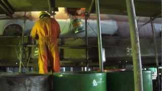 Limpeza Industrial  Industrial Cleaning [upl. by Yhtak]