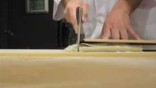 20 Cutting soba noodles with well blanced knife（高級そば切り包丁）寒山拾得青一 [upl. by Halian]