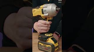 KLUCZ UDAROWY 1626Nm DeWALT DCF961 [upl. by Shandy]